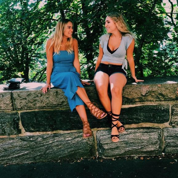 Meet your Posher, Caroline - Picture 1 of 1